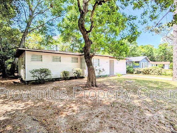 3rd image of 4527 Versailles Dr