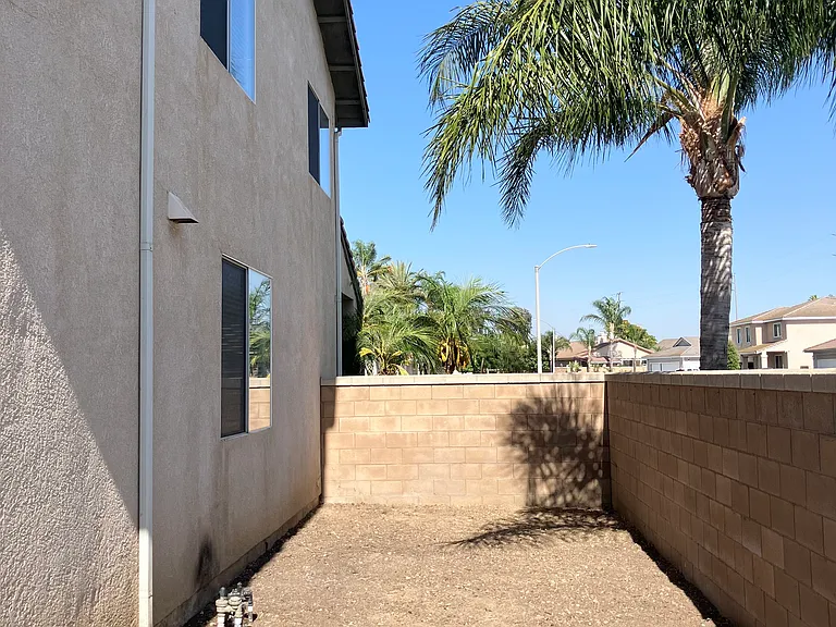 6785 Goldy St — Photo 40