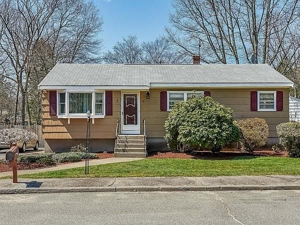1st image of 9 Sullivan Dr