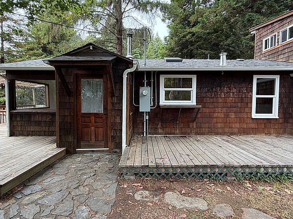 2nd image of 3946 Lk Wood Ct