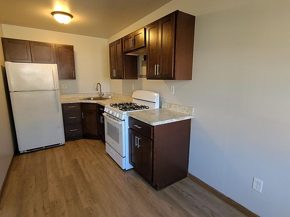 5th image of 2440 Western Ave