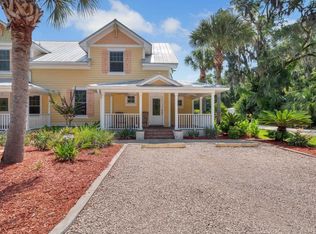 206 10th St SE #1, Steinhatchee, FL 32359