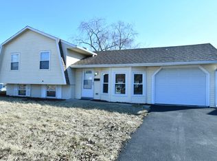 911 Purdue Ln, Matteson, IL 60443