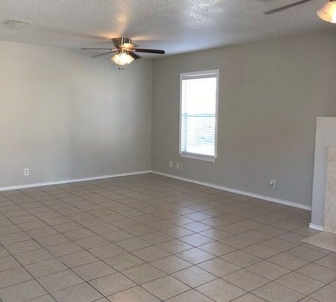 4th image of 59 Caswell Cir