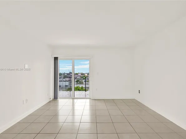 1990 W 56th St APT 1407, Hialeah, FL 33012