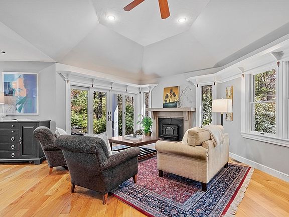 4th image of 343 Holden Wood Rd