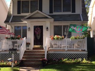 63 E Raleigh Ave, Staten Island, NY 10310