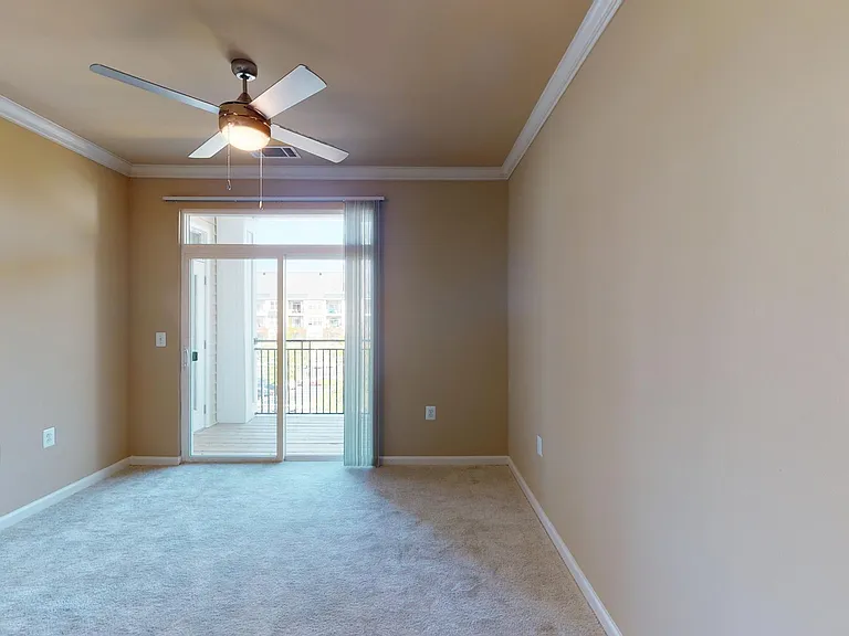 Signal Hill Apartment Homes — Photo 47