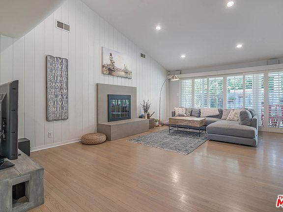 2nd image of 4825 Collett Ave