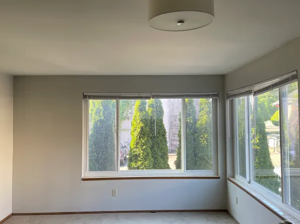 6410 8th Ave NE APT 206, Seattle, WA 98115