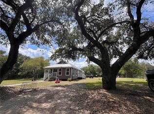 595 Kelley Rd, Refugio, TX 78377