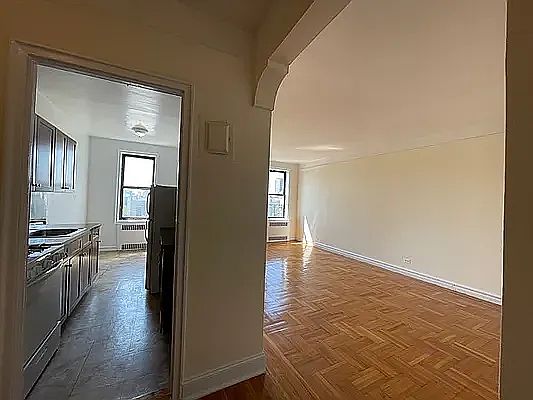 2nd image of 694 Lincoln Pl #4