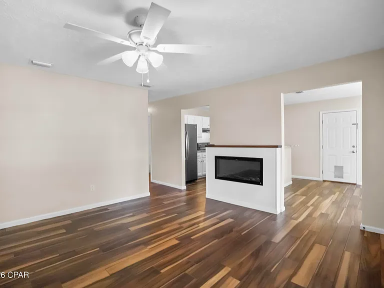 1815 Foster Ave — Photo 15