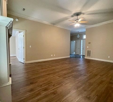 4th image of 1456 N Timberline Dr