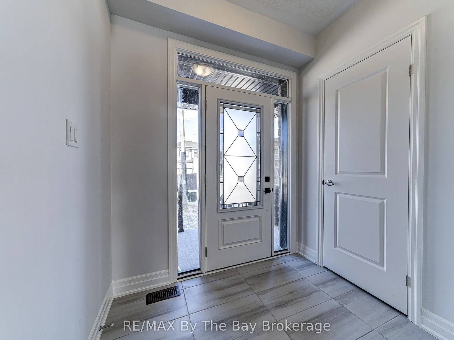 4 bed, $2,750 — Photo 2