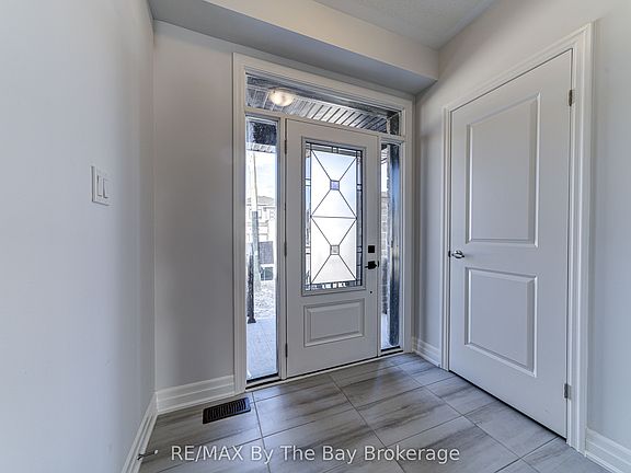 2nd image of 17 Rosanne Cir