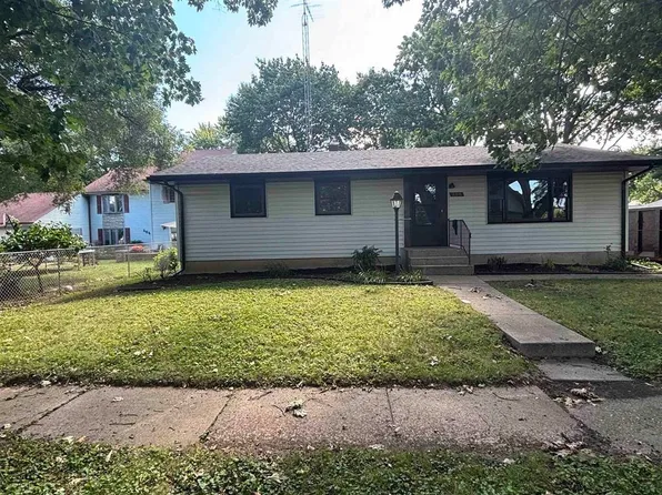 308 W Marshall St, Belvidere, IL 61008