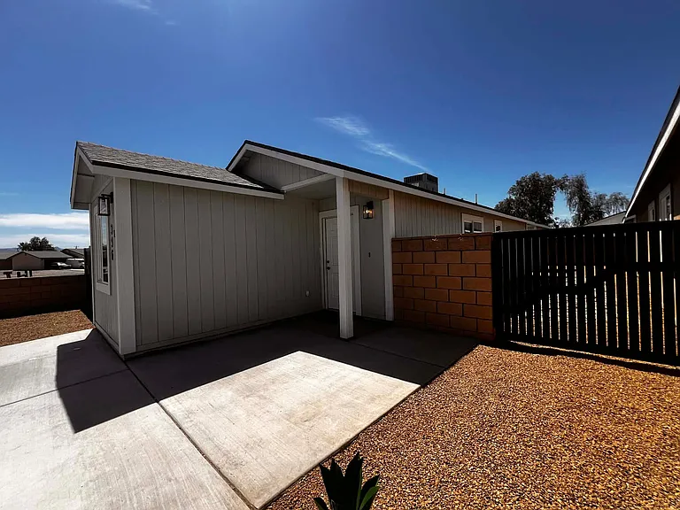 396 Riverfront Dr — Photo 34