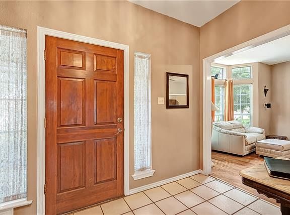 3rd image of 2709 Yellowstone Park Ln