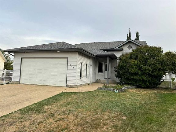 2nd image of 806 SW Cherry Cres