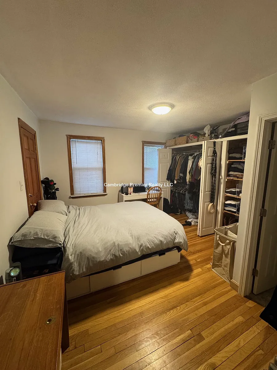 Building Photo - 291 Columbia St #B