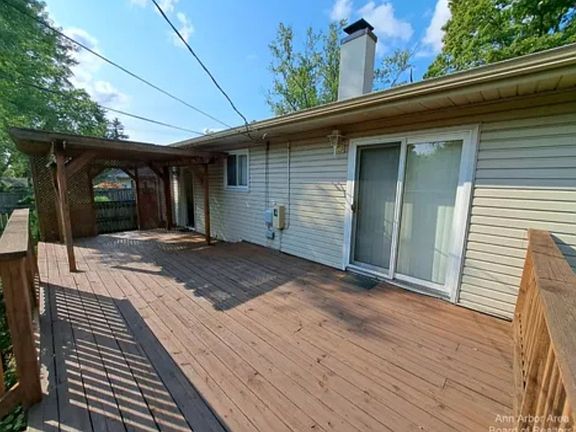 4th image of 2229 Miller Ave