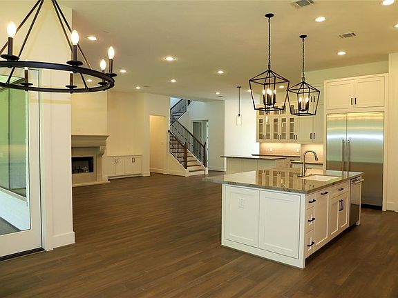 2nd image of 422 Gretel Dr