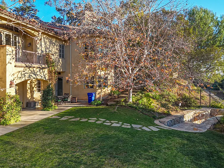 10464 Russell Rd — Photo 21