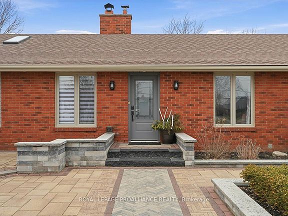 4th image of 300 Farnham Rd