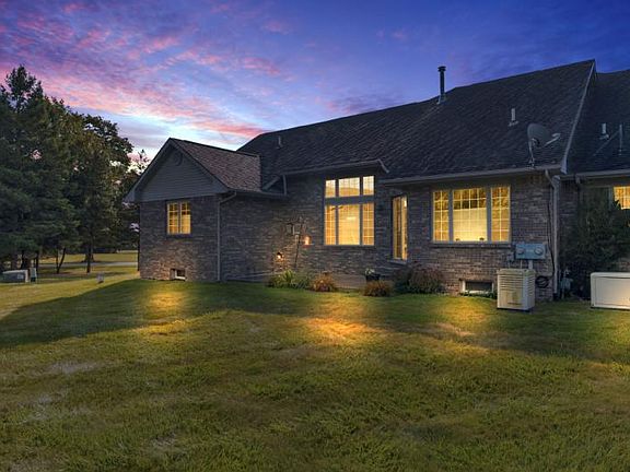 2nd image of 5394 Babcock Rd