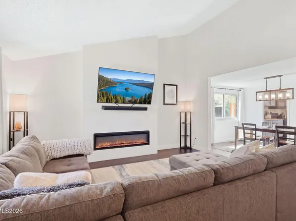 704 Glen Meadow Dr, Sparks, NV 89434