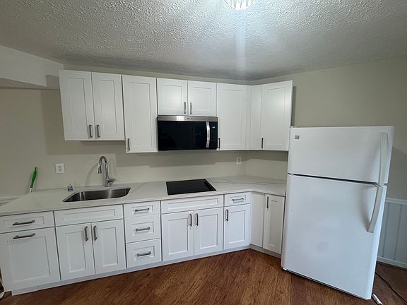 4th image of 8644 Dellway Ln