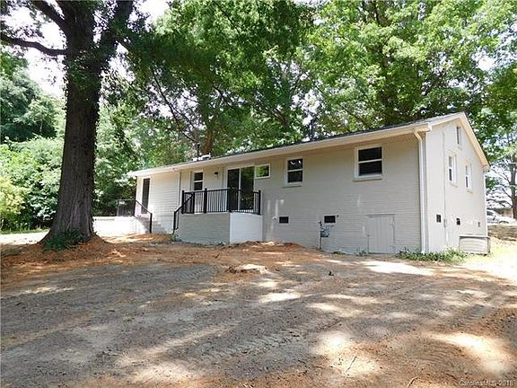 4th image of 2516 Maplewood Dr