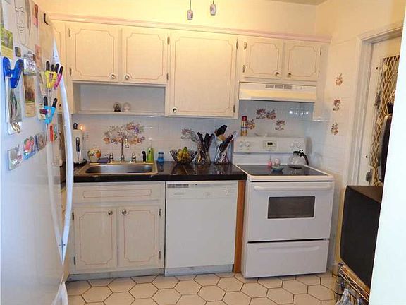 4th image of 981 Hillcrest Ct APT 315