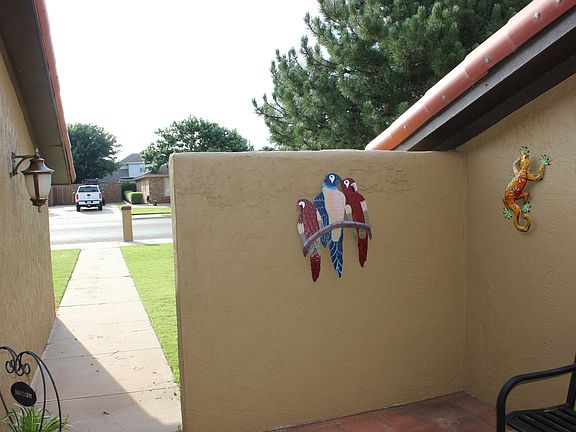 4th image of 8612 Vicksburg Ave
