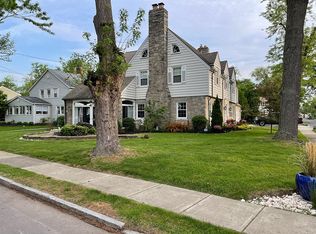 9140 Rivershore Dr, Niagara Falls, NY 14304