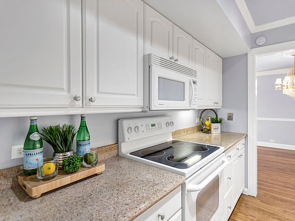 5th image of 510 Shorely Dr APT 201