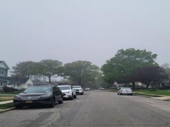 Exterior Neighborhood (street photo)