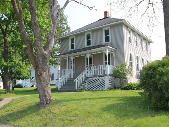 230 N Main St, Scandinavia, WI 54977