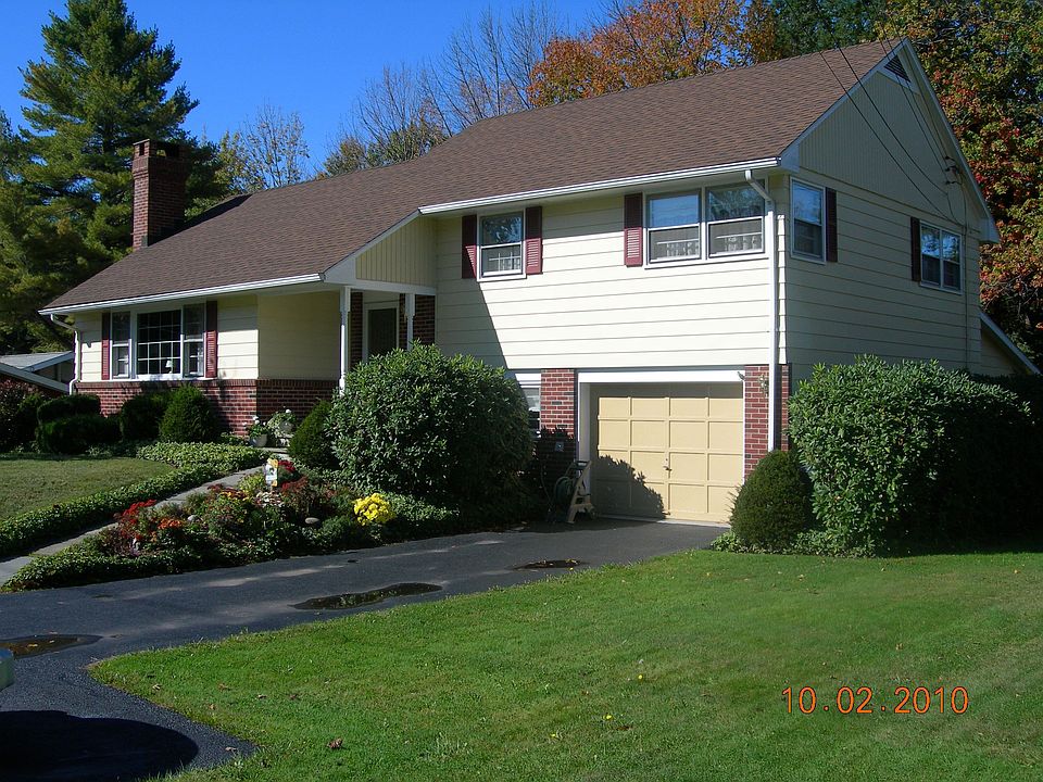 1st image of 54 Yaun Ave