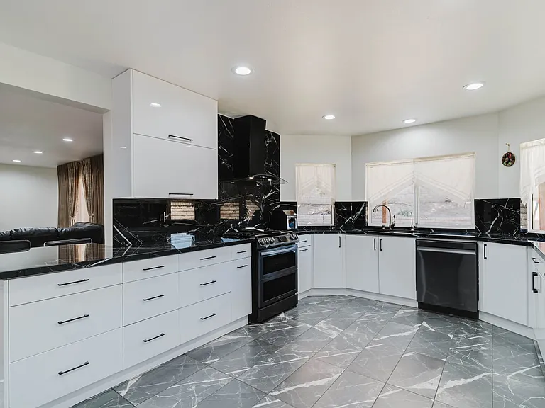 41201 Laidlaw Ln — Photo 15