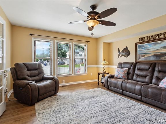 5th image of 942 Chartwell Dr