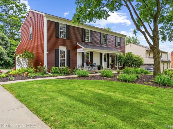 5539 Brompton Ct, West Bloomfield, MI 48322