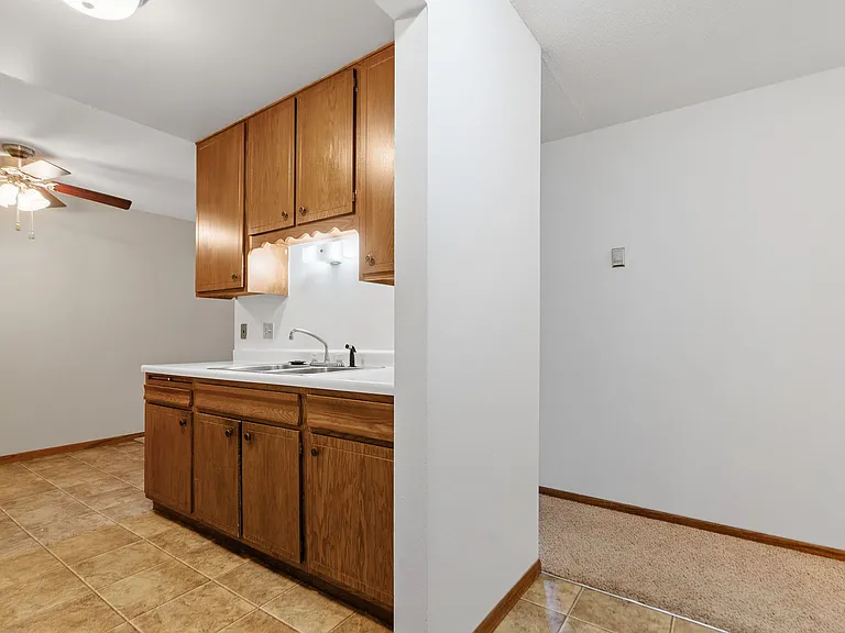 1605 Minnehaha Apartments — Photo 23