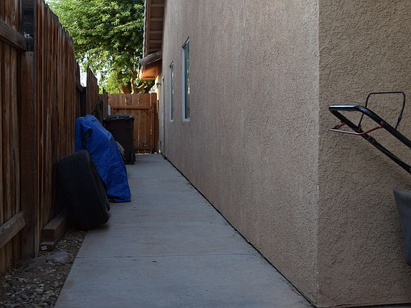 4th image of 220 Trail Creek Dr