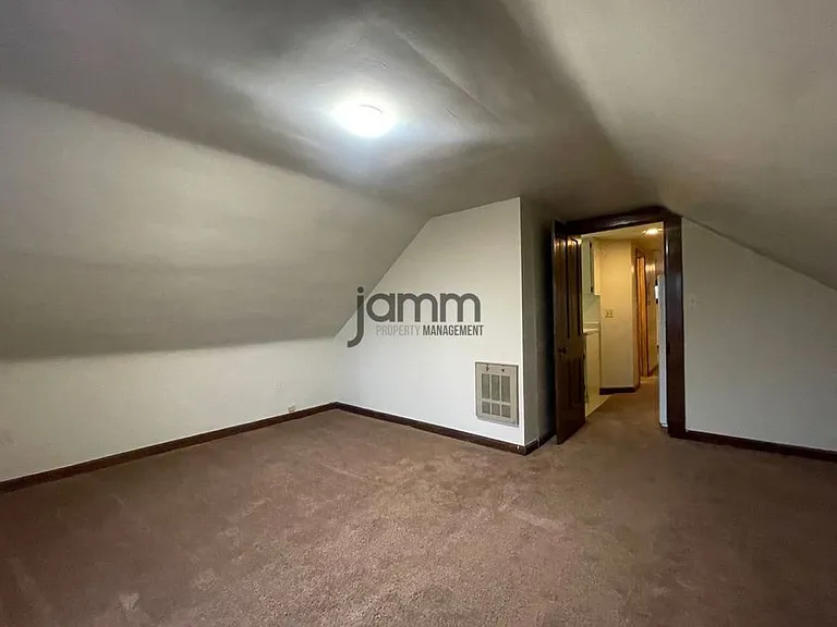1695 Glenmont Loft — Photo 10