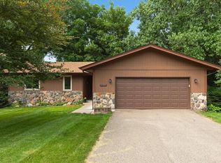 11399 Windrow Dr, Eden Prairie, MN 55344