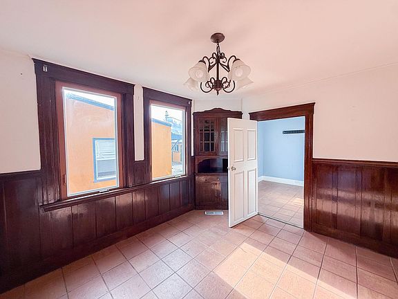 5th image of 3427 Laguna Ave
