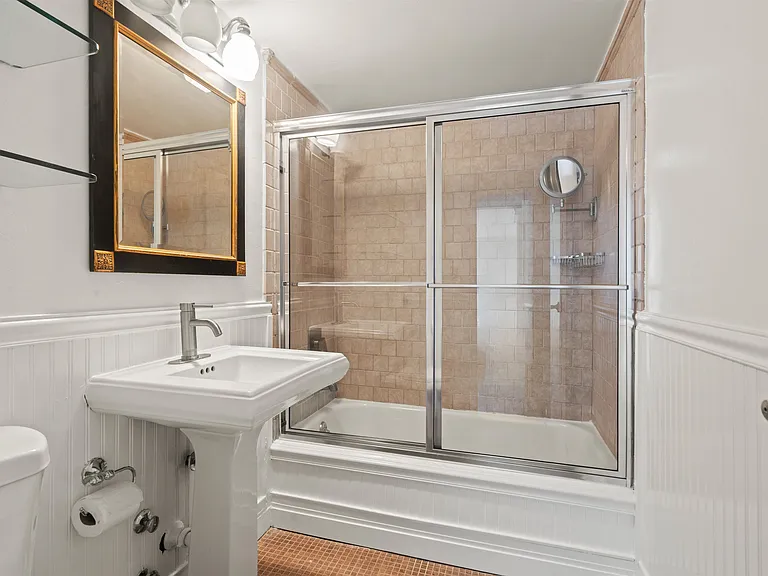 9060 Palisade Ave #706 — Photo 15