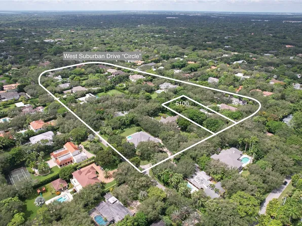 6100 W Suburban Dr, Pinecrest, FL 33156